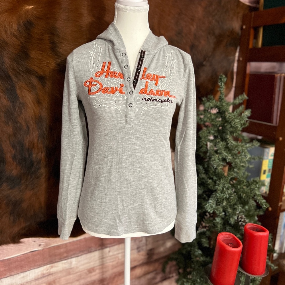 Harley-Davidson Women’s Gray Hooded Long Sleeve Top – Size Small
